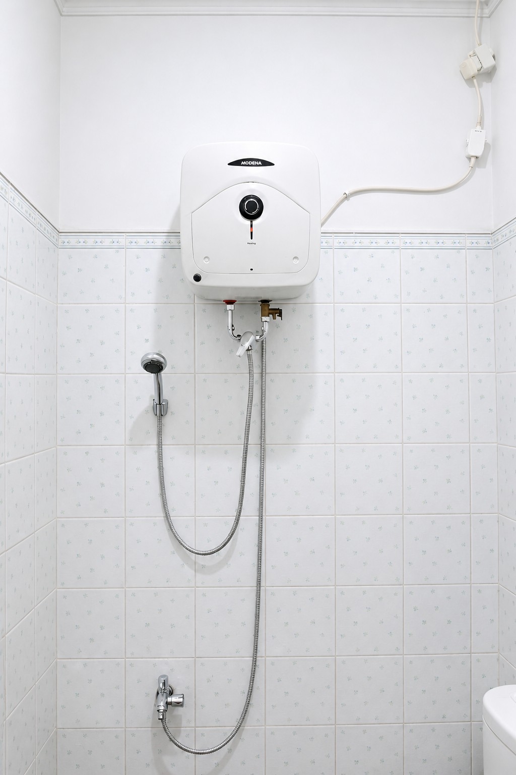 Pemasangan Water Heater dengan sistem Kran Mixer Gantung